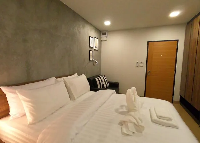 Tata House 3*